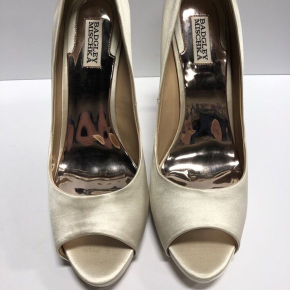 Badgley Mischka Women’s Kiara, High Heel Pumps Ivory Satin, Size 11M. - Picture 3 of 6